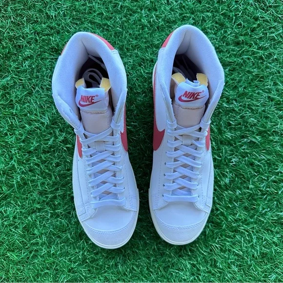 Nike Blazer Mid ‘77 NN White / Adobe Red Stardust - Sail - Picture 2 of 9